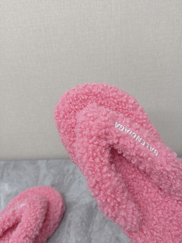 발렌시아가 커플 테디 플리스 슬리퍼 001-286944