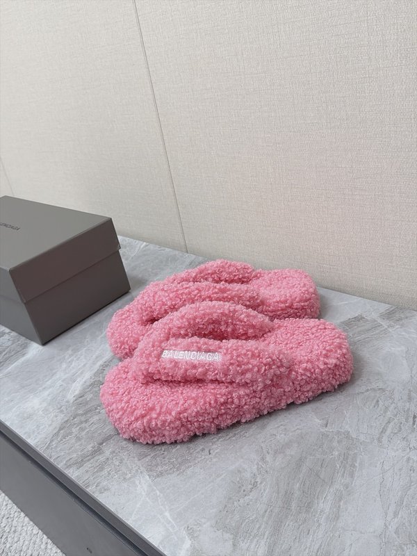 발렌시아가 커플 테디 플리스 슬리퍼 001-286944