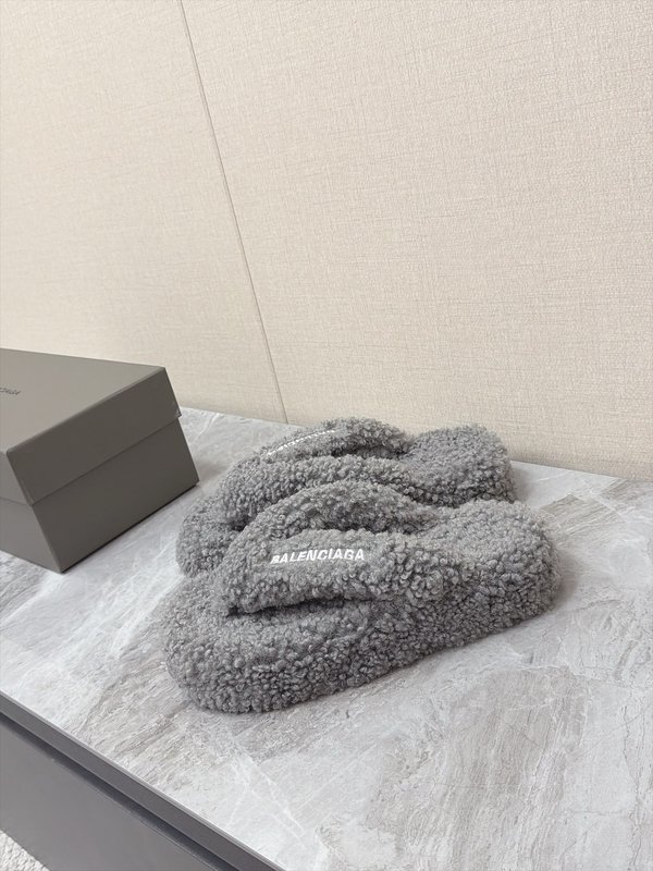 발렌시아가 테디 퍼플립플롭 001-286945