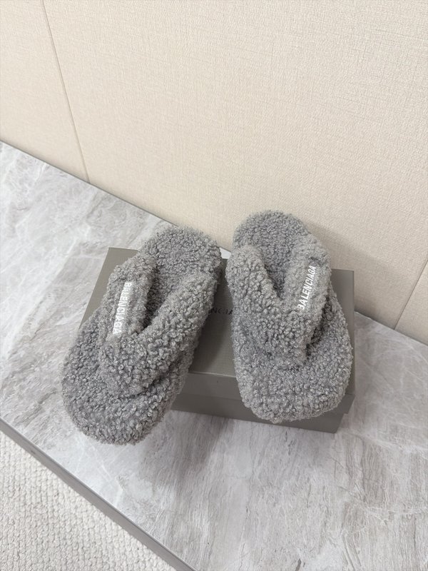 발렌시아가 테디 퍼플립플롭 001-286945