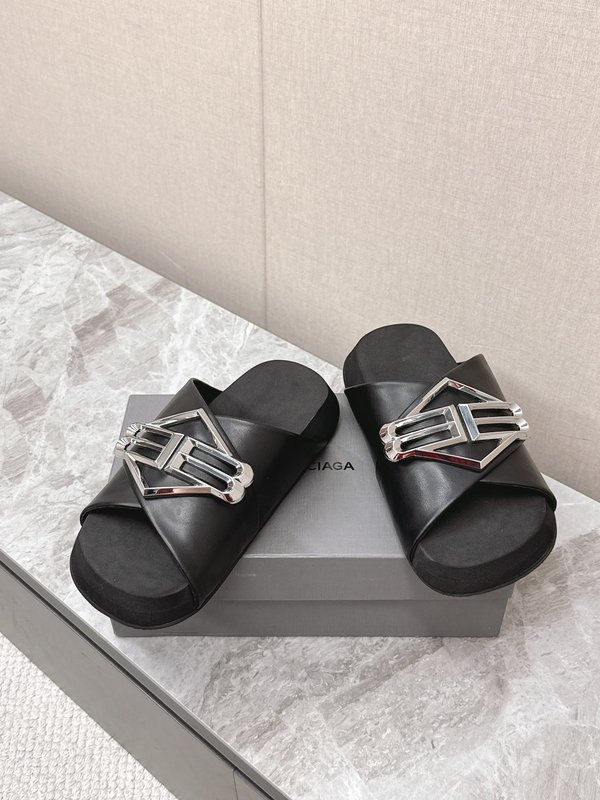 발렌시아가 25SS 컬렉션 커플 슬리퍼 001-286976