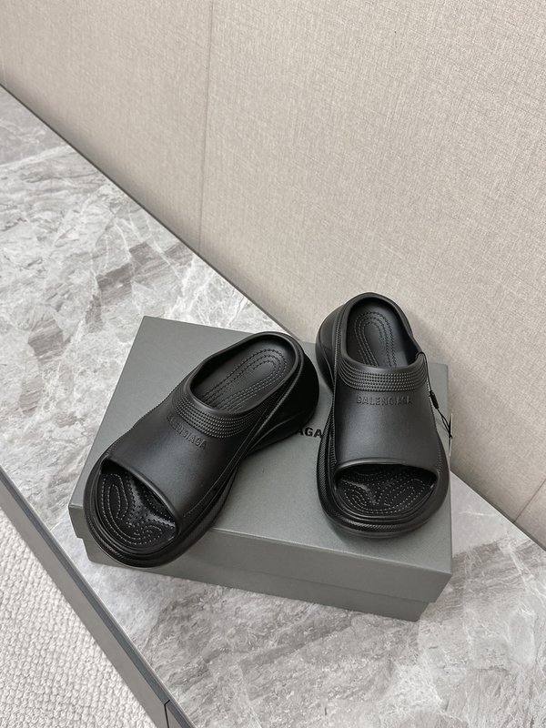 발렌시아가 봄여름 슬리퍼 001-286977