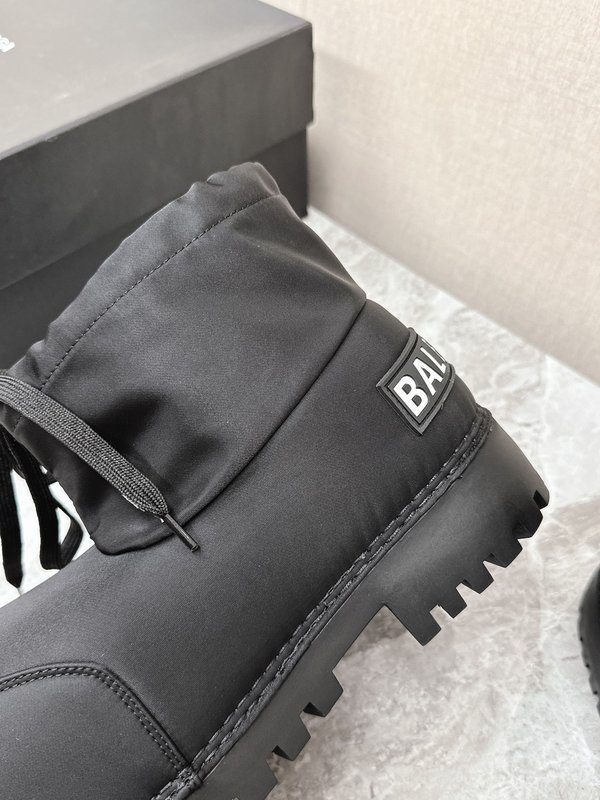 발렌시아가 스키 컬렉션 스노우부츠 001-286985