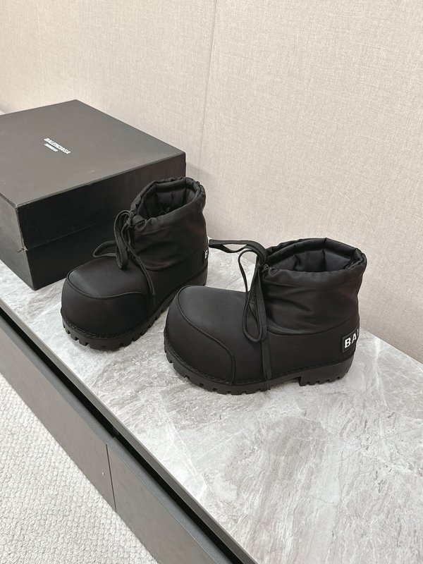 발렌시아가 스키 컬렉션 스노우부츠 001-286985