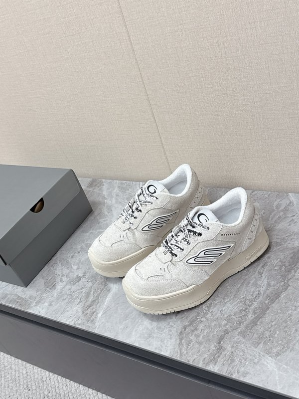 발렌시아가 햄프턴 운동화 001-286995