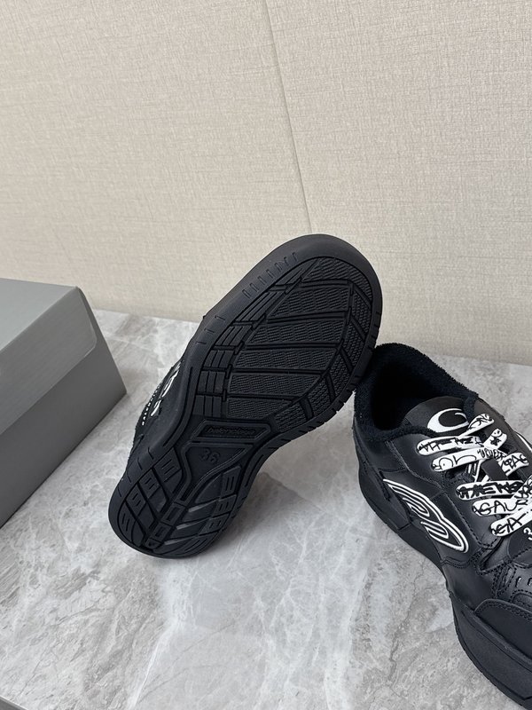 발렌시아가 봄여름 햄프턴 운동화 001-286996