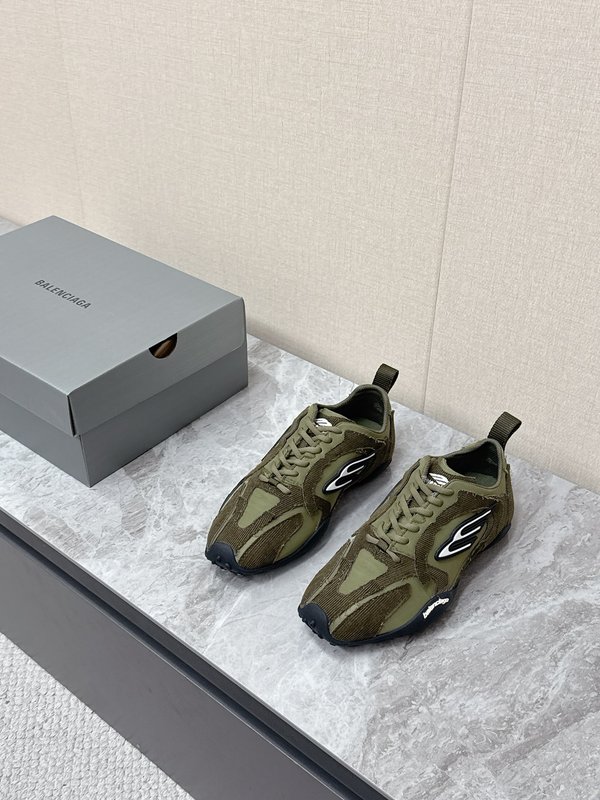 발렌시아가 2026 S/S 빈티지 레이스업 캐주얼 슈즈 001-286998