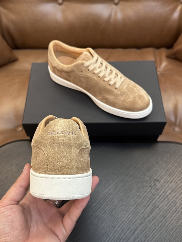 Kiton 남성 소가죽 운동화 001-287099