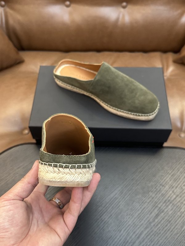 Kiton 남성 소가죽 운동화 001-287108