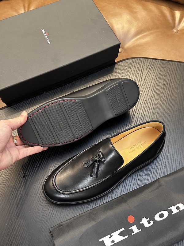 Kiton 남성 소가죽 운동화 001-287137