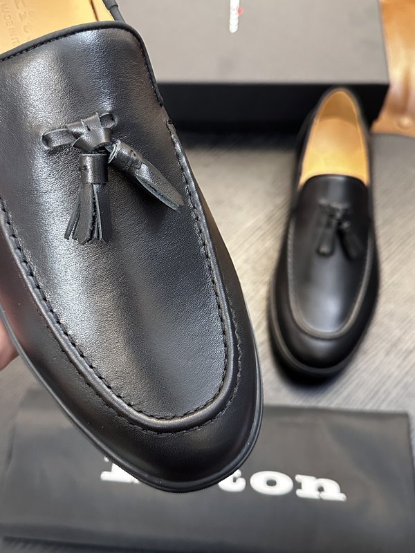 Kiton 남성 소가죽 운동화 001-287137
