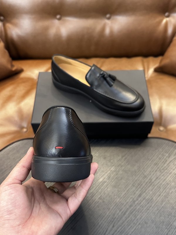 Kiton 남성 소가죽 운동화 001-287137