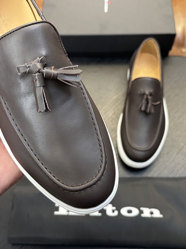 Kiton 남성 송아지 가죽 운동화 001-287139