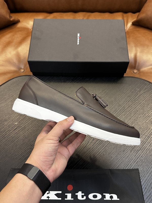 Kiton 남성 송아지 가죽 운동화 001-287139
