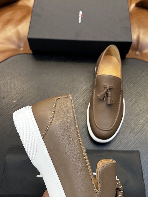 Kiton 남성 송아지 가죽 운동화 001-287140