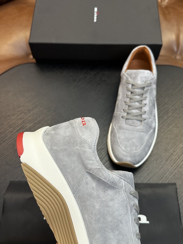 Kiton 남성 송아지 가죽 운동화 001-287152
