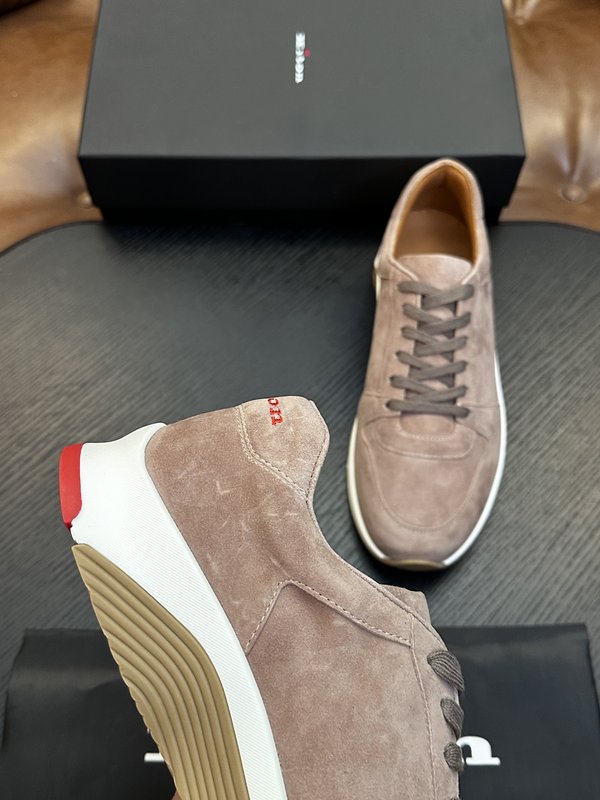Kiton 남성 송아지 가죽 운동화 001-287153