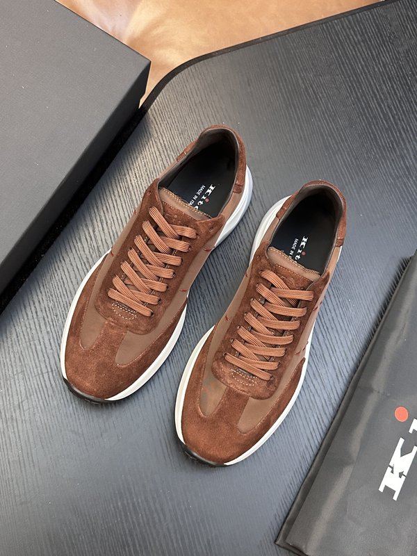 Kiton 남성 소가죽 운동화 001-287167
