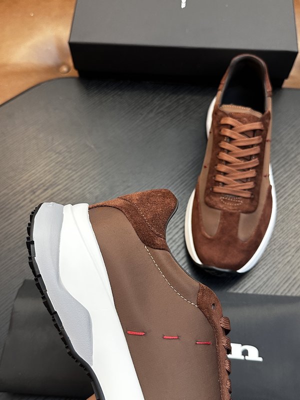 Kiton 남성 소가죽 운동화 001-287167