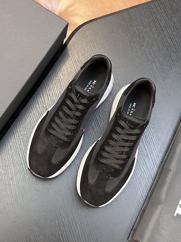 Kiton 소가죽 남성 운동화 001-287178