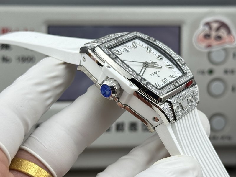 HUBLOT BIG BANG 다이아몬드 세팅 배럴 시계 001-287246