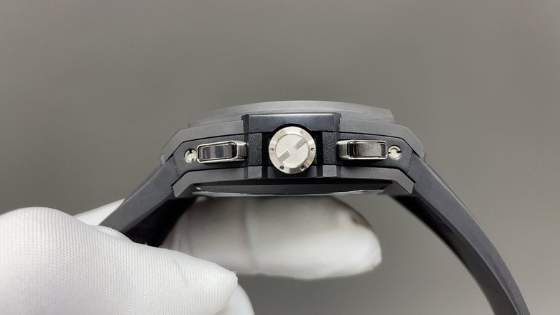 위블로  배럴형 블랙 세라믹 42mm 001-287258